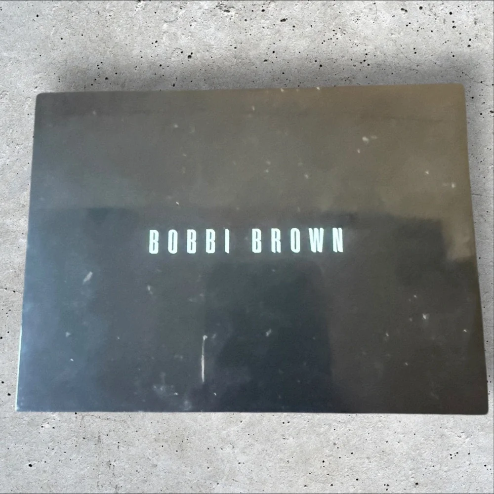 Bobbi Brown this preowned